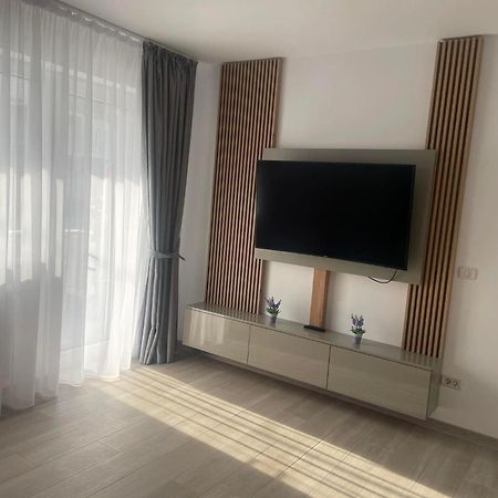 Luxury Apartment Pitesti Exterior photo
