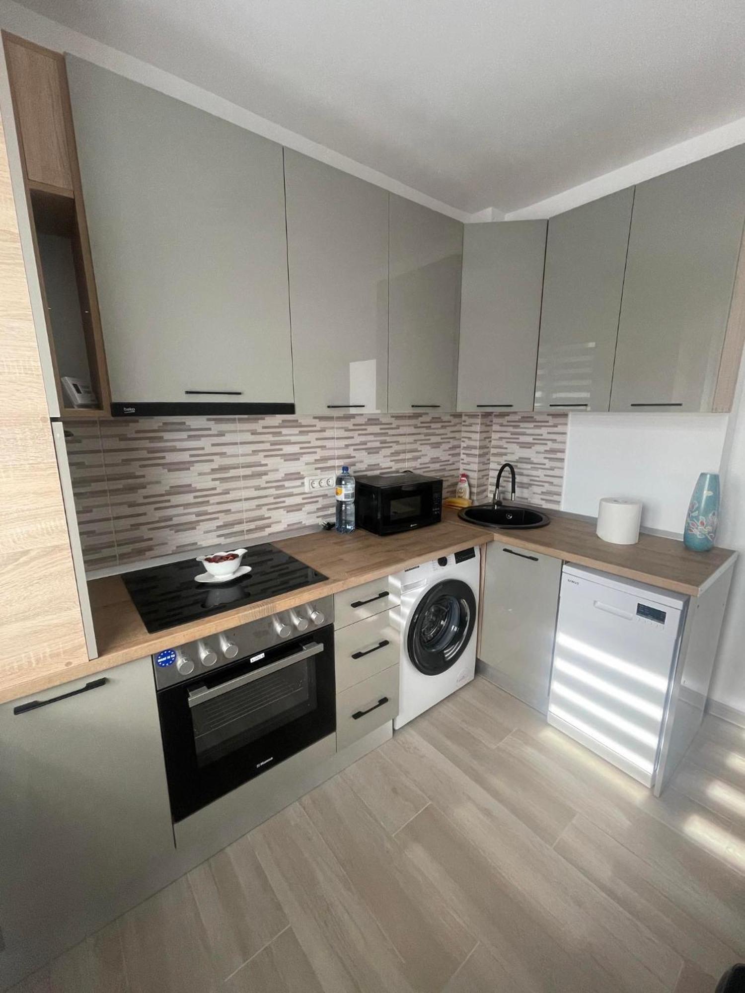 Luxury Apartment Pitesti Exterior photo